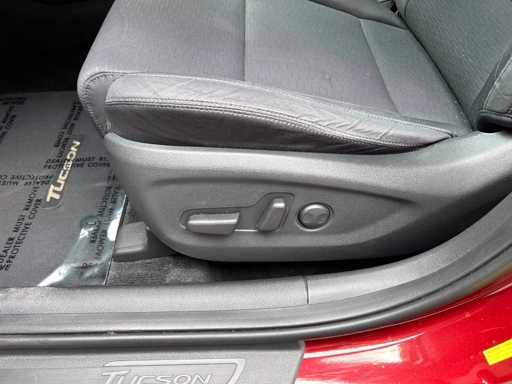 Used 2020 Red Hyundai Value image 17