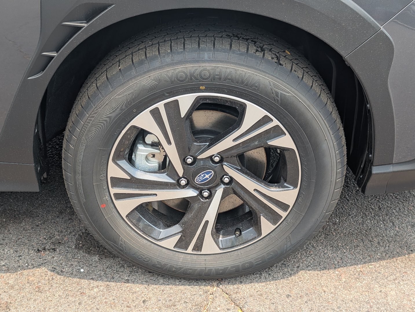 New 2026 MAGNETITE GRAY PEARL Subaru Premium image 8