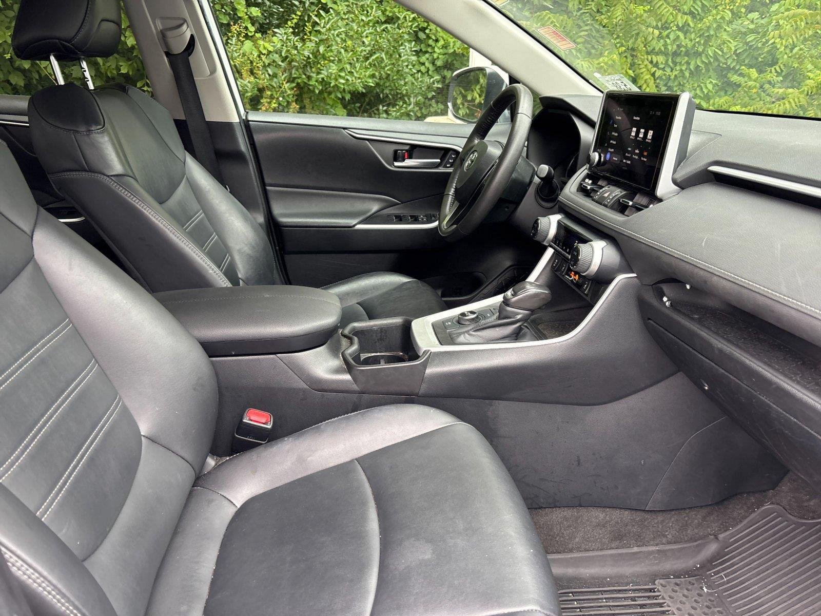 Used 2023 Wind Chill Pearl Toyota XLE Premium image 38
