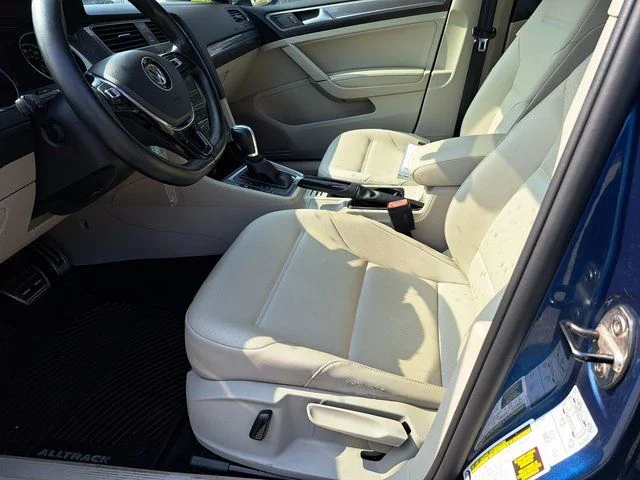 Used 2017 Blue Volkswagen TSI S image 28