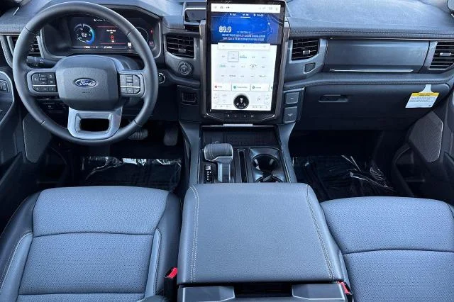 2025 Ford F-150 Lightning Lariat - Photo 15