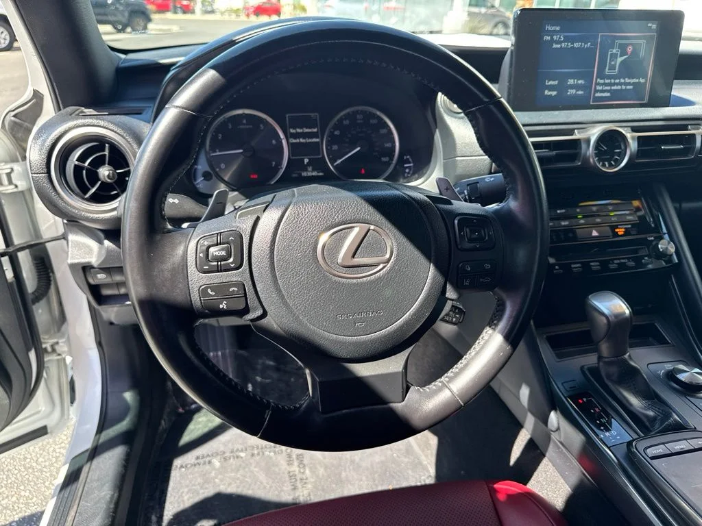 Used 2021 White Lexus 300 image 14