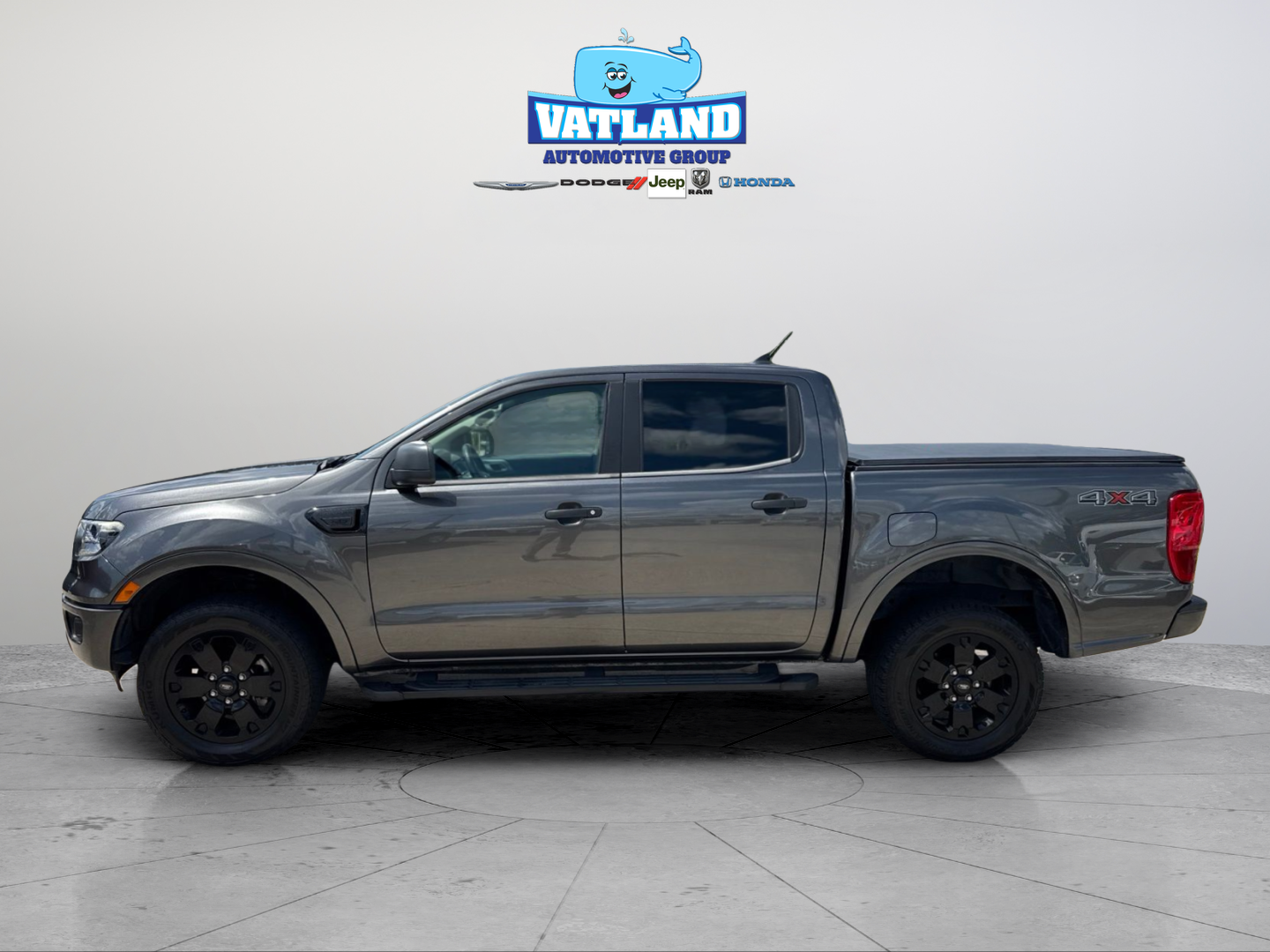 Used 2020 Gray Ford XLT image 2