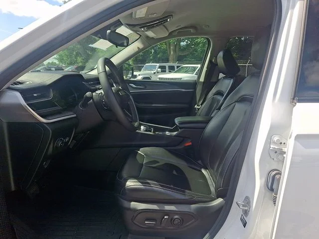 Certified Used 2023 White Jeep Limited image 13