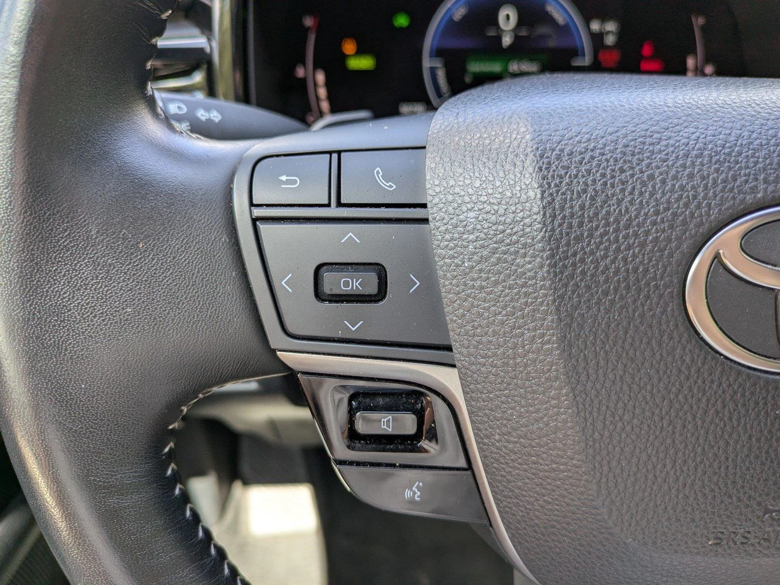 Certified Used 2025  Toyota SE image 22