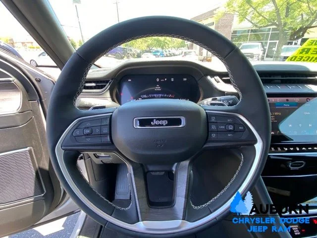 Used 2026 Silver Jeep Limited image 36