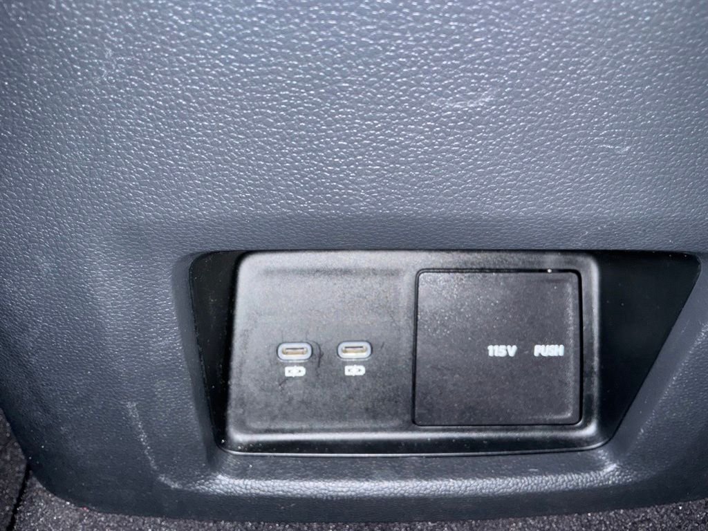 Used 2024  Volkswagen 2.0T SE w/Technology image 24