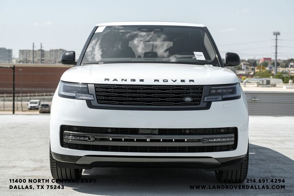 New 2026 Fuji White Land Rover SE image 3