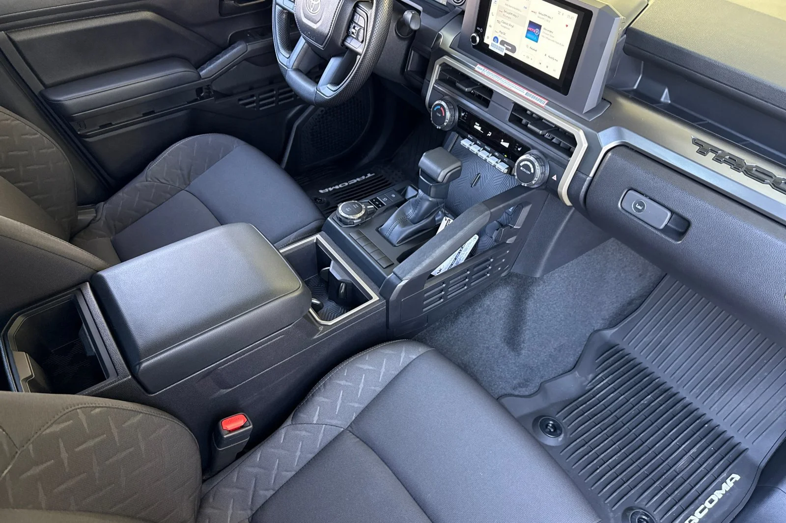 2026 Toyota Tacoma SR5 - Photo 12