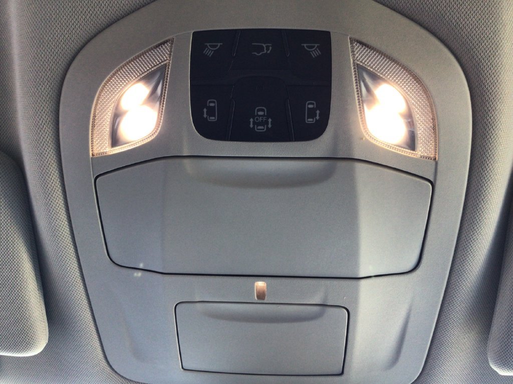 Used 2024 Black Chrysler Touring L image 29
