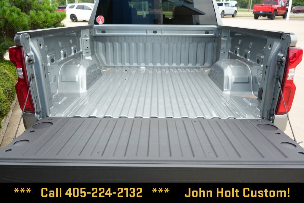 New 2026 Sterling Gray Metallic Chevrolet RST image 17