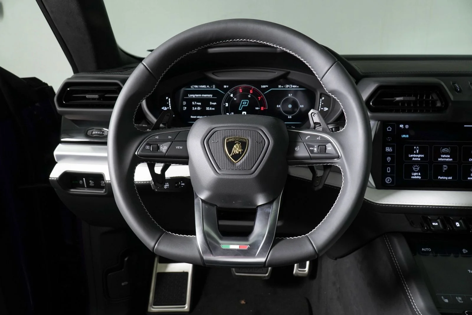 Used 2025  Lamborghini  image 11