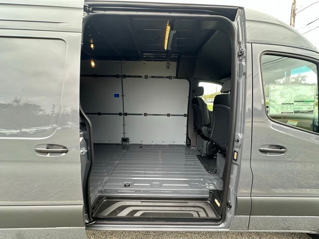 Used 2026 Gray Mercedes-Benz Cargo 170 WB image 20