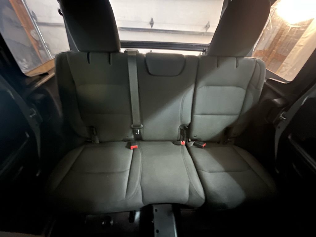 Used 2018 Gray Jeep Unlimited Sport image 28