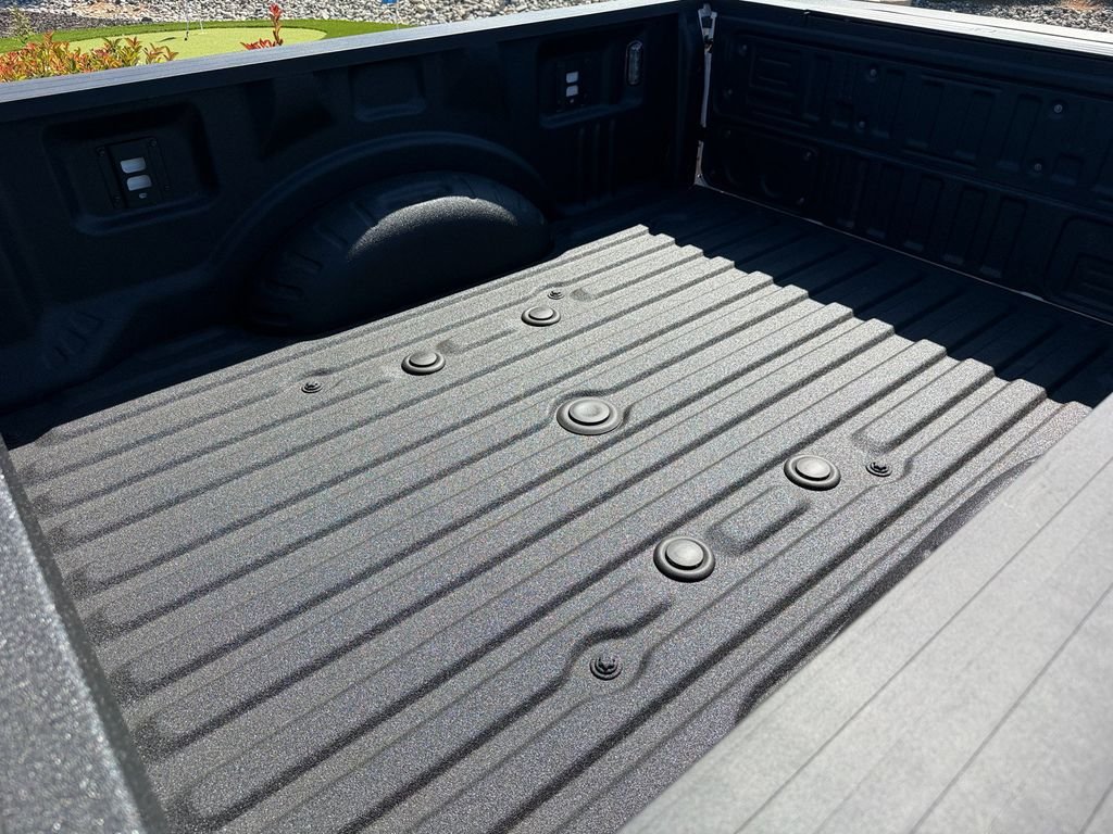New 2026 Star White Metallic Tri-Coat Ford F-250® Lariat® image 32
