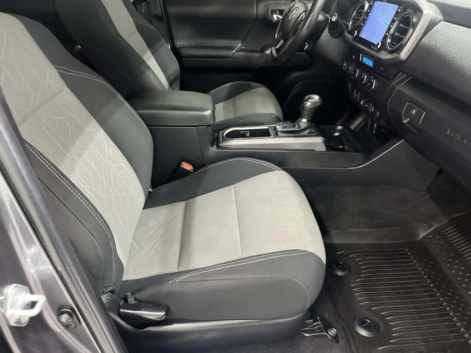 Used 2022 Magnetic Gray Metallic Toyota TRD Off Road Double Cab 3.5L V6 1 Owner image 29