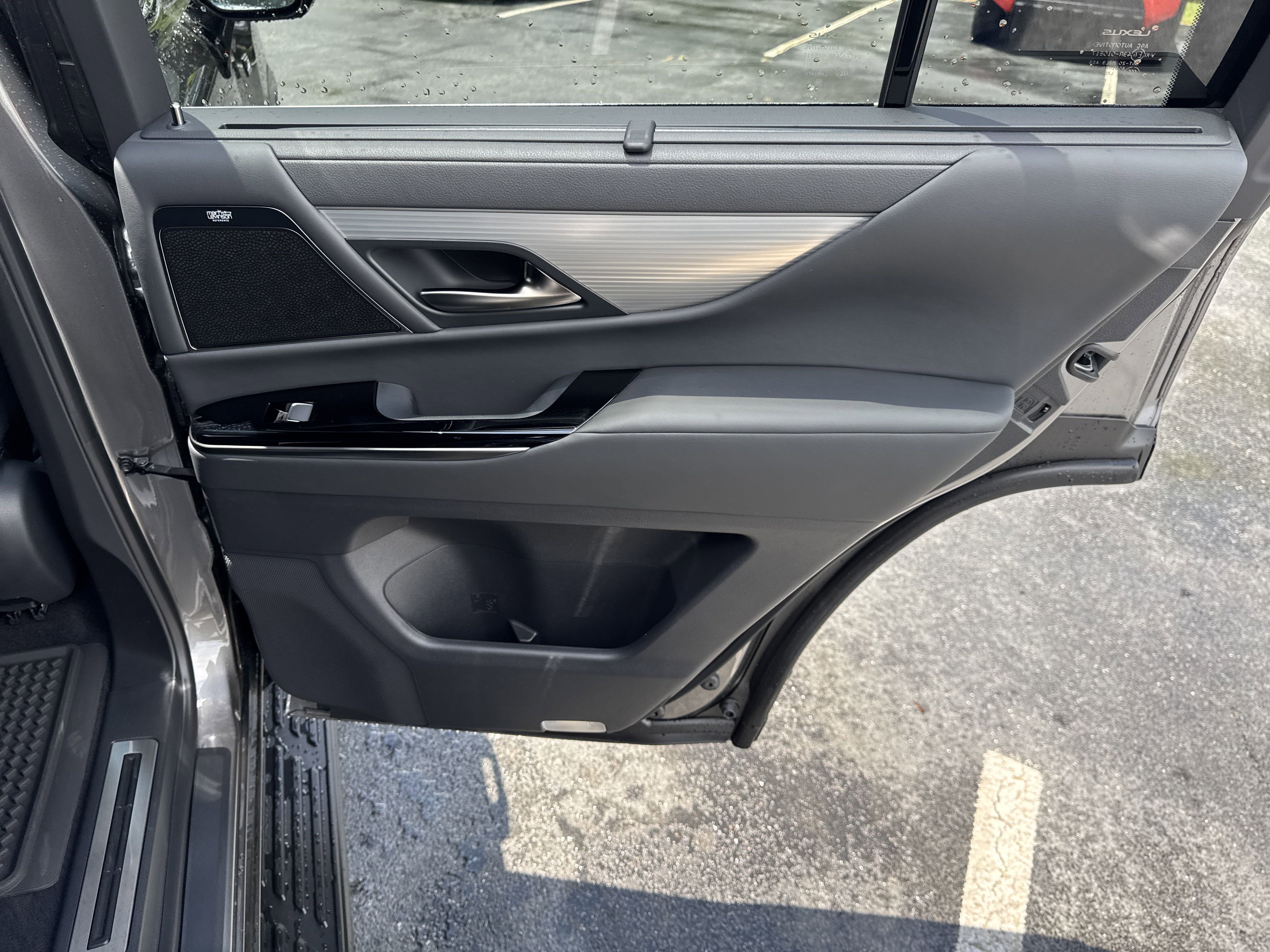 2025 Lexus LX F-Sport - Photo 35