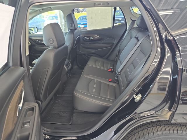 Used 2023 White GMC Denali image 10