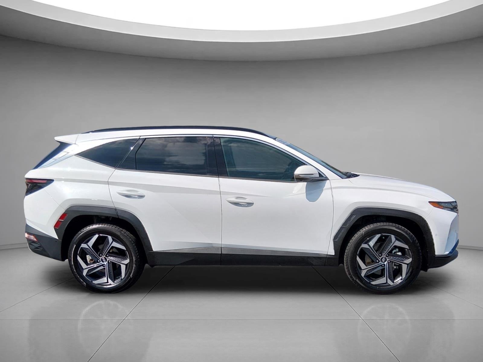 Used 2022 Quartz White Hyundai Limited image 6