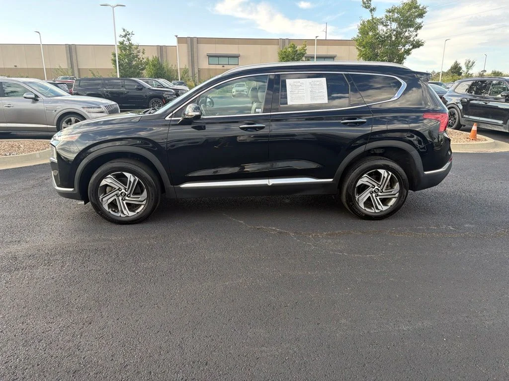 Used 2023 Black Hyundai SEL image 4