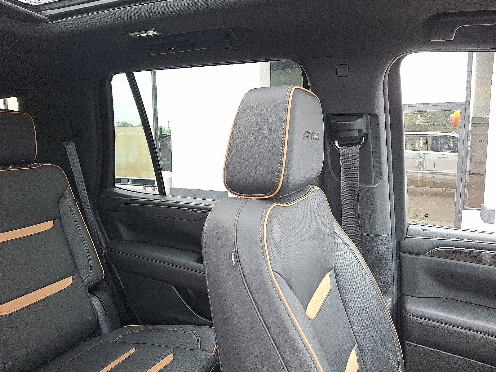 Used 2023 White Frost Tricoat GMC AT4 image 9