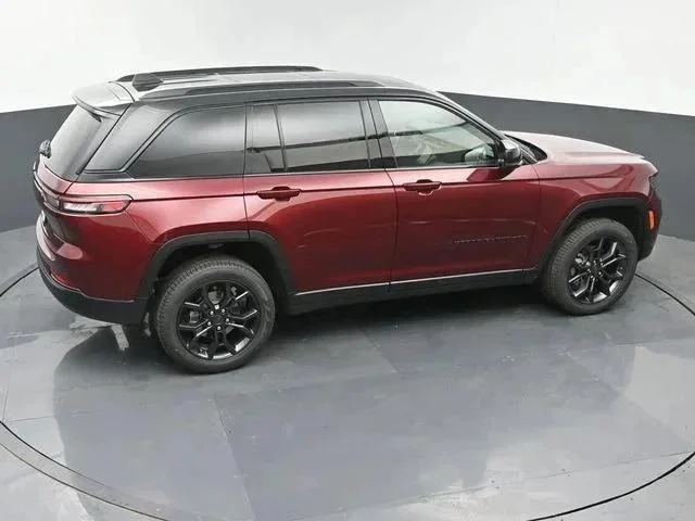 New 2025 Velvet Red Pearl-Coat Exterior Paint Jeep Limited image 35