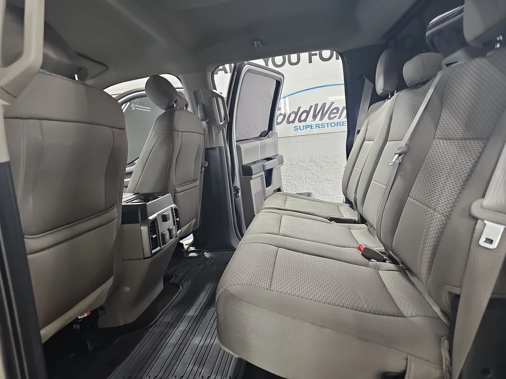 Used 2020 Silver Ford XLT image 17