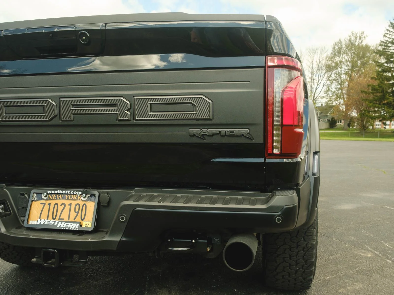 Certified Used 2025 Agate Black Metallic Ford Raptor image 11