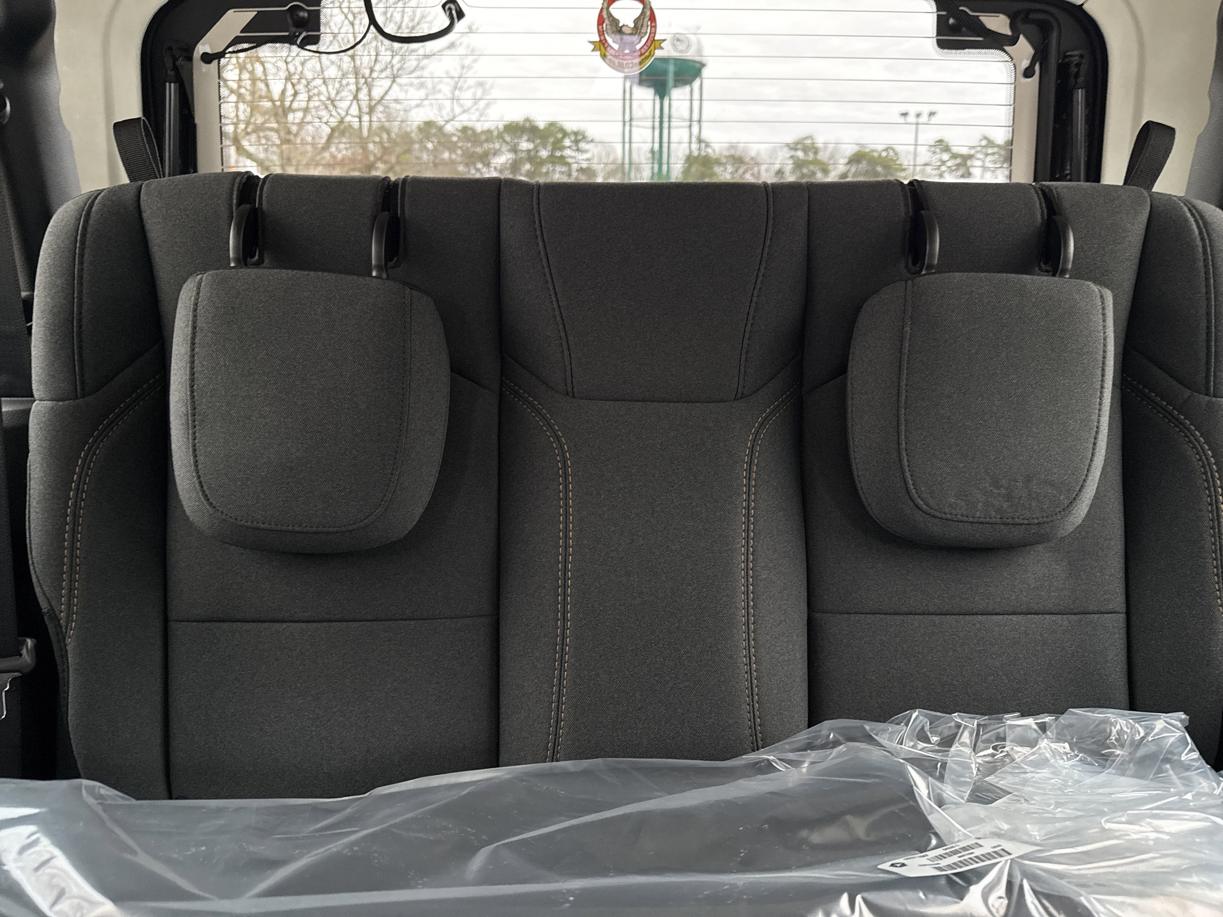 New 2026 Granite Crystal Metallic Clearcoat Jeep Sport S image 16