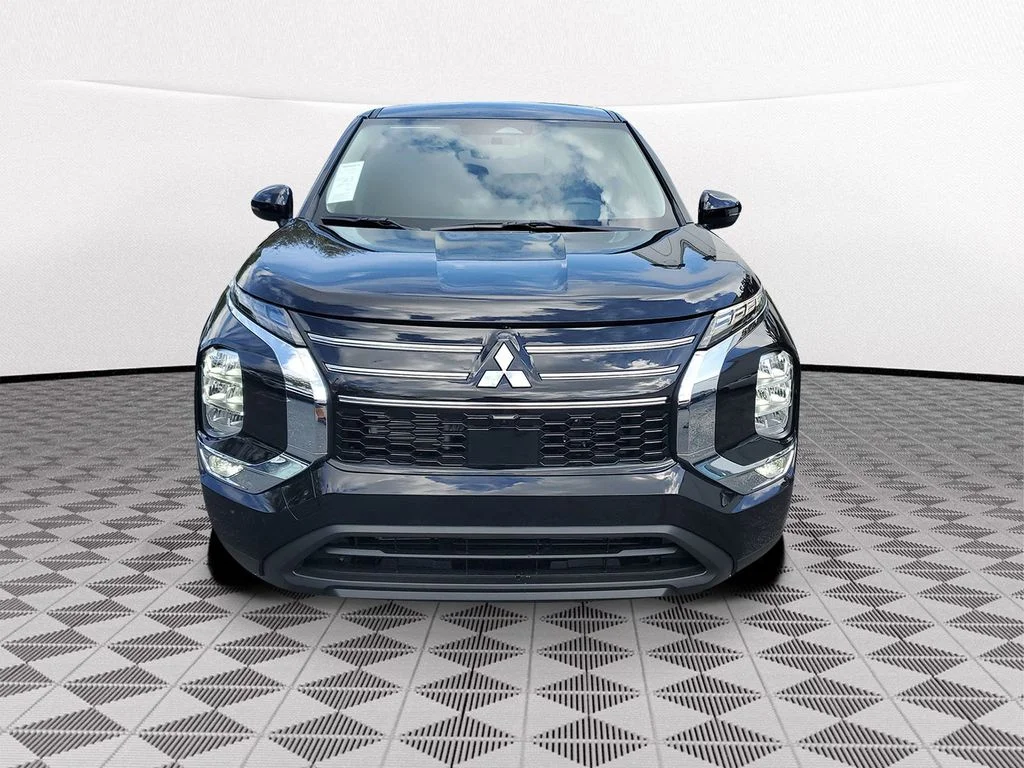 New 2026 Black Mitsubishi ES image 2