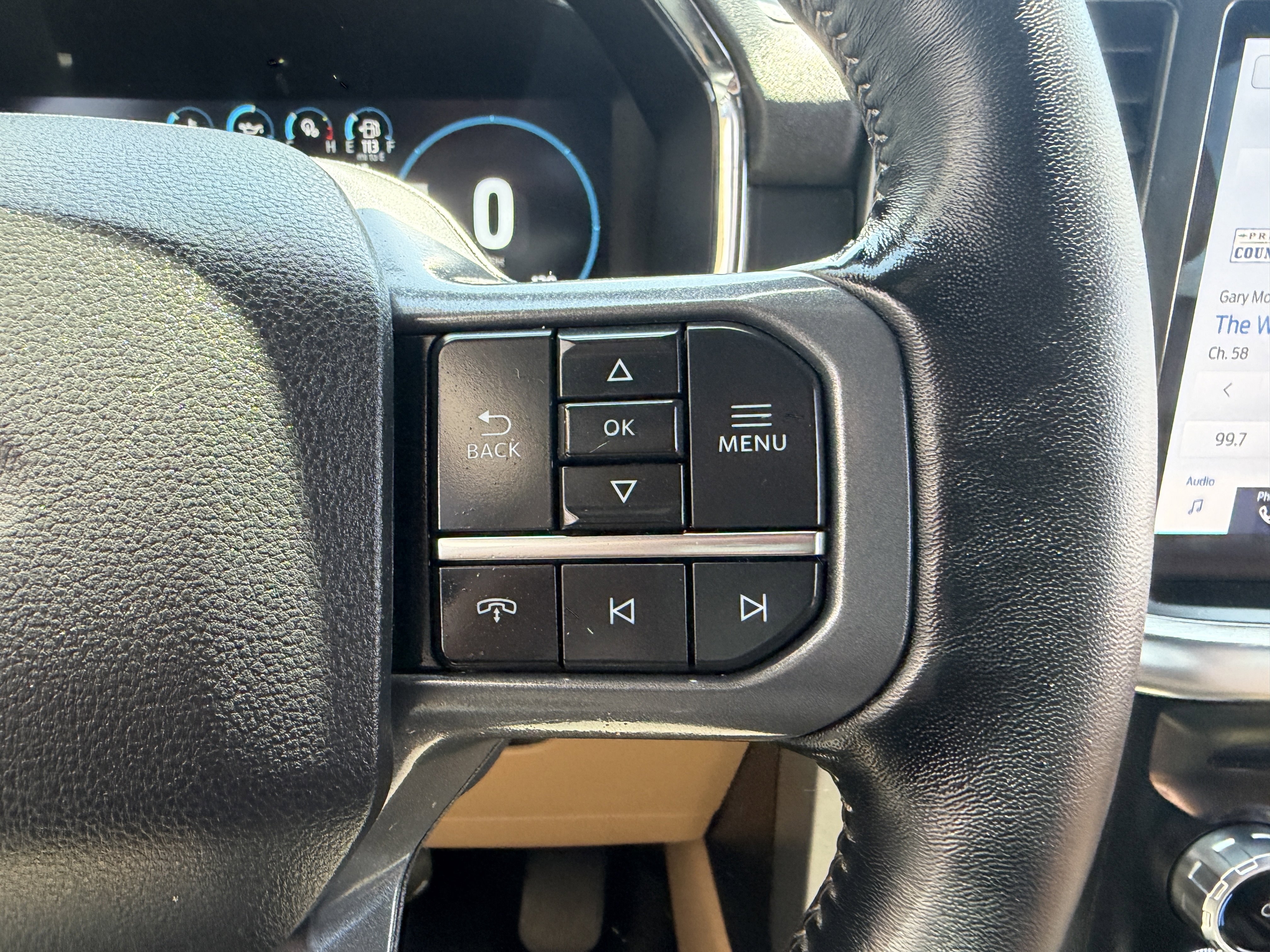 Used 2023 Oxford White Ford LARIAT image 39
