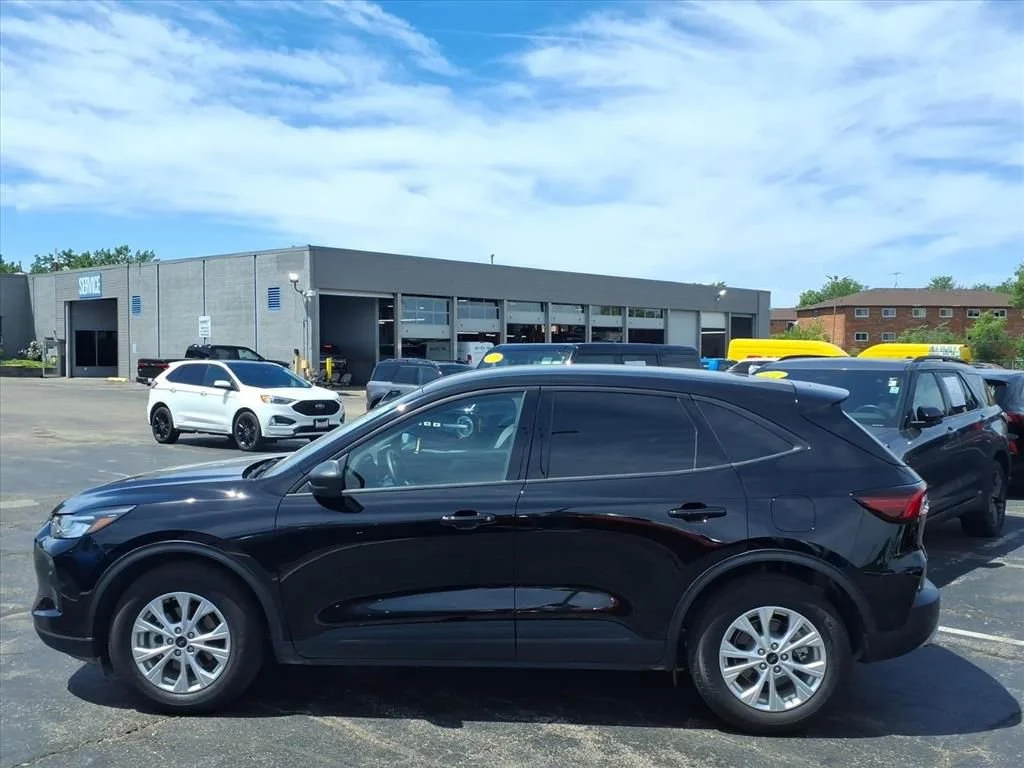 Certified Used 2025 Black Metallic Ford Active image 4