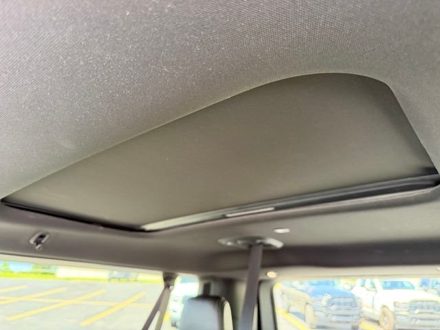 Used 2024 White Jeep  image 14