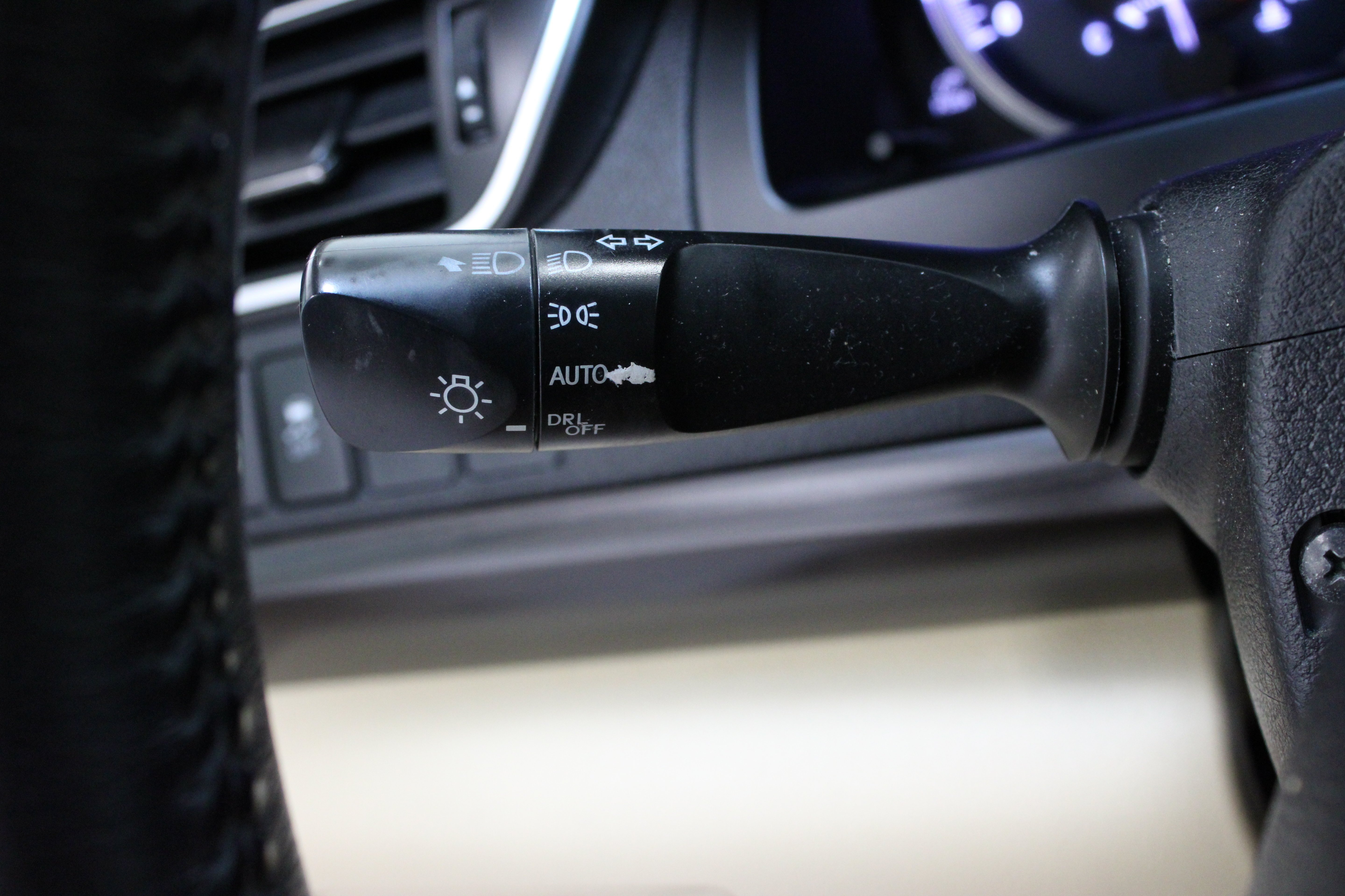 Used 2015 Blizzard Pearl Toyota XLE 3.5L image 27