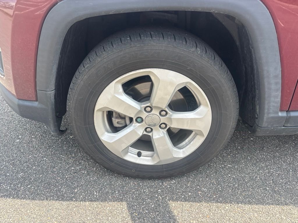 Used 2021 Red Jeep Latitude image 12