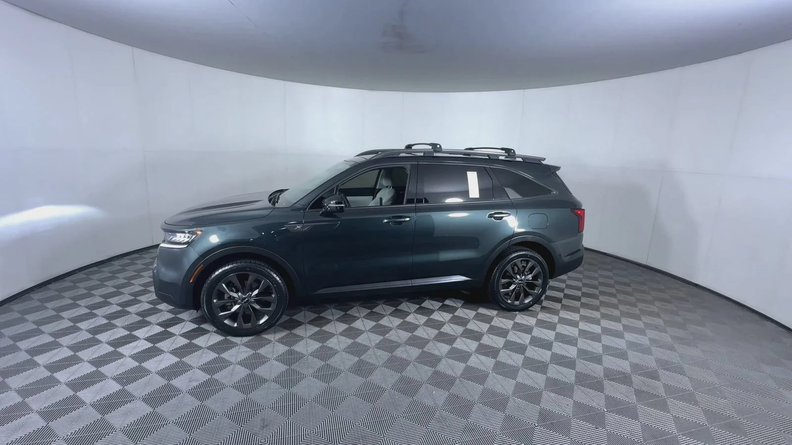 Used 2023 Aruba Green Kia X-Line EX image 4