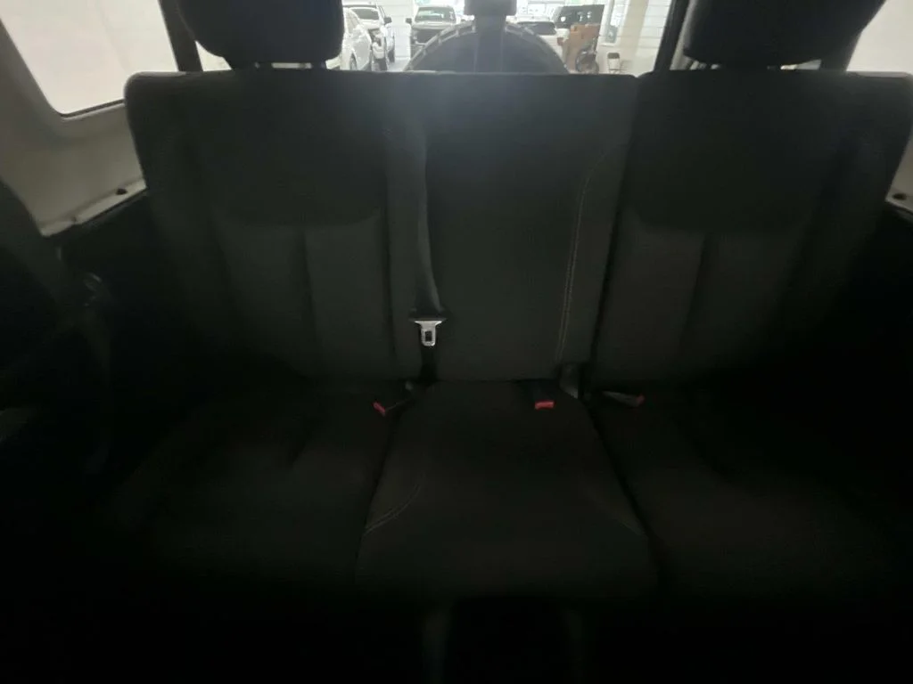 Used 2018 Billet Silver Metallic Clearcoat Jeep Sahara 4WD 3.6L HARD TOP image 30