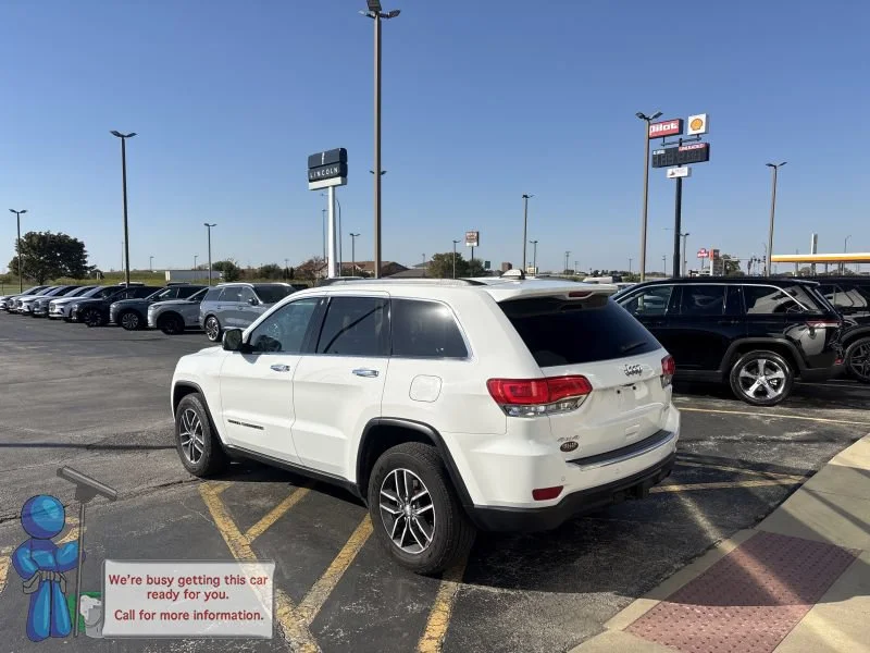 Used 2017 Bright White Clearcoat Jeep Limited image 3