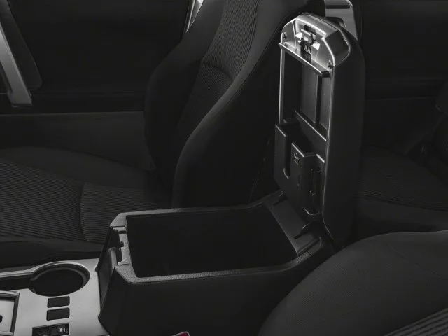 Used 2018 Super White Toyota SR5 image 9