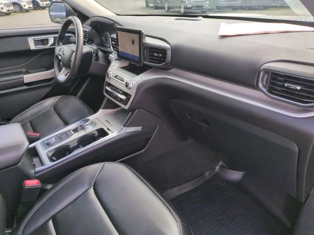 Used 2024 Silver Ford XLT image 34