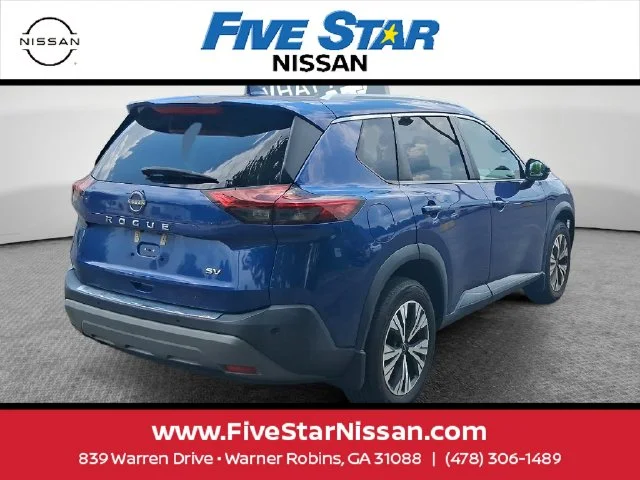 Used 2022 Blue Nissan SV image 3