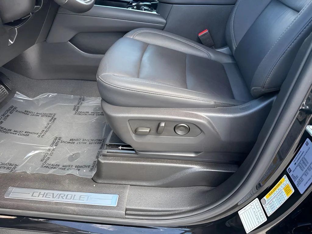 Used 2025 Black Chevrolet LT image 18