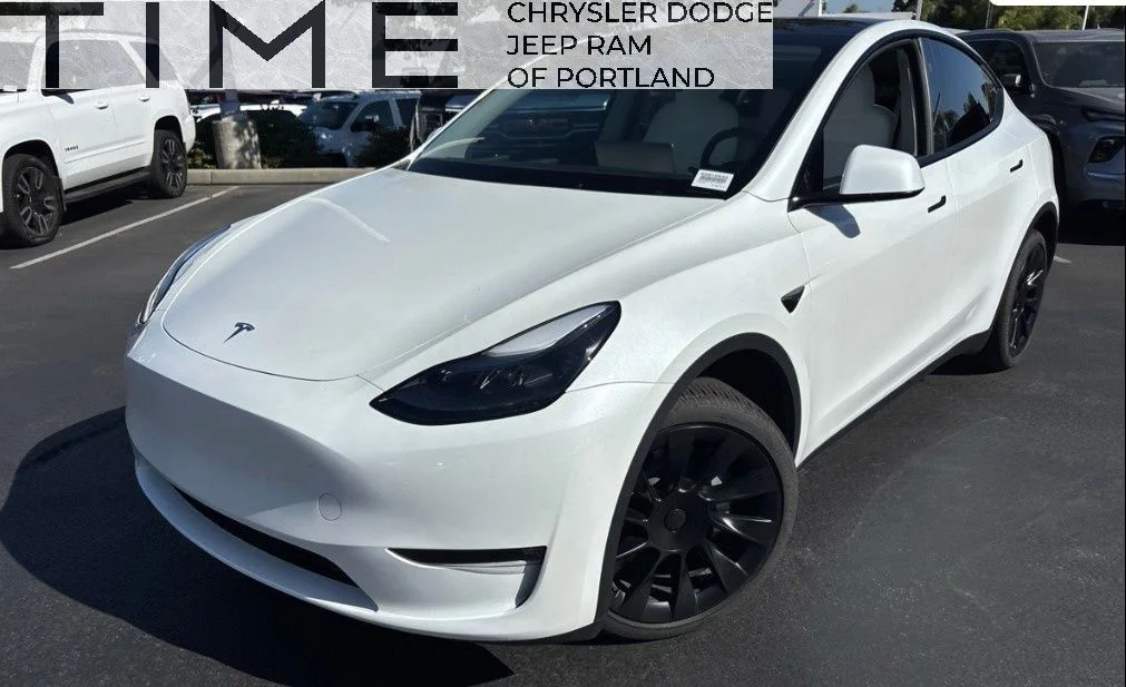 Used 2025 White Tesla Long Range image 1