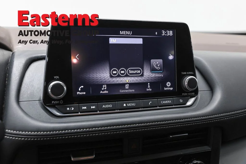 Used 2023 Red Nissan S image 21