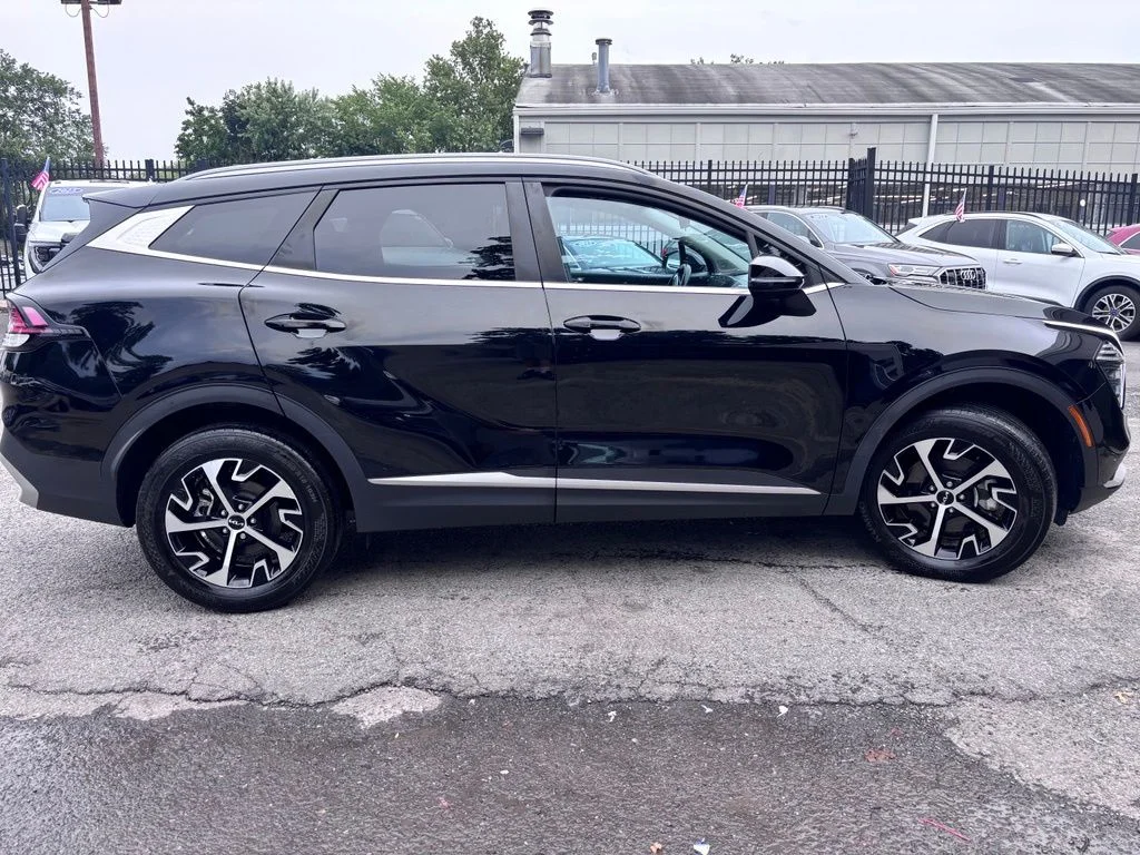 Used 2024 Black Kia EX image 9