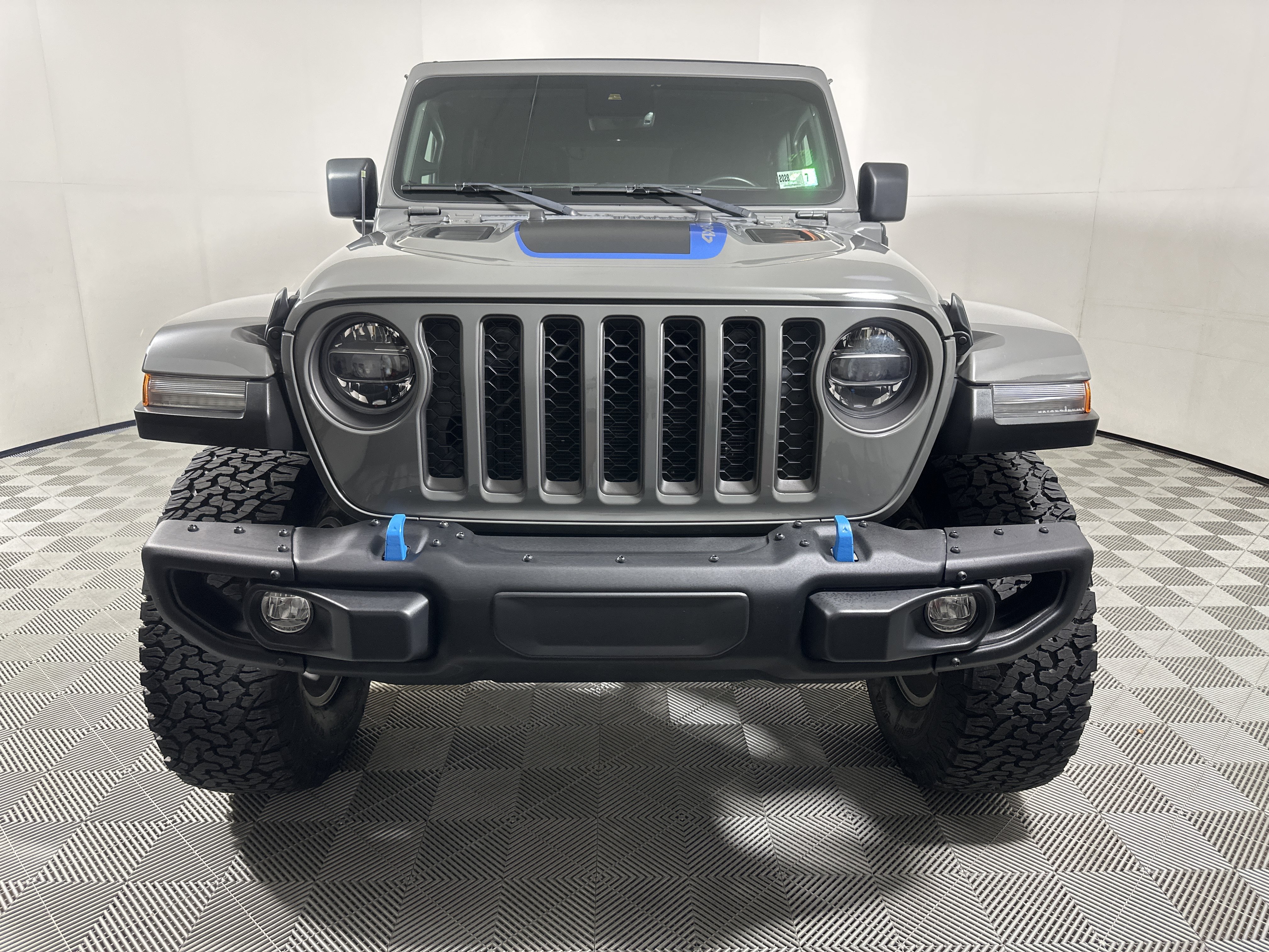 Certified Used 2022 Sting-Gray Clearcoat Jeep Unlimited Rubicon image 2