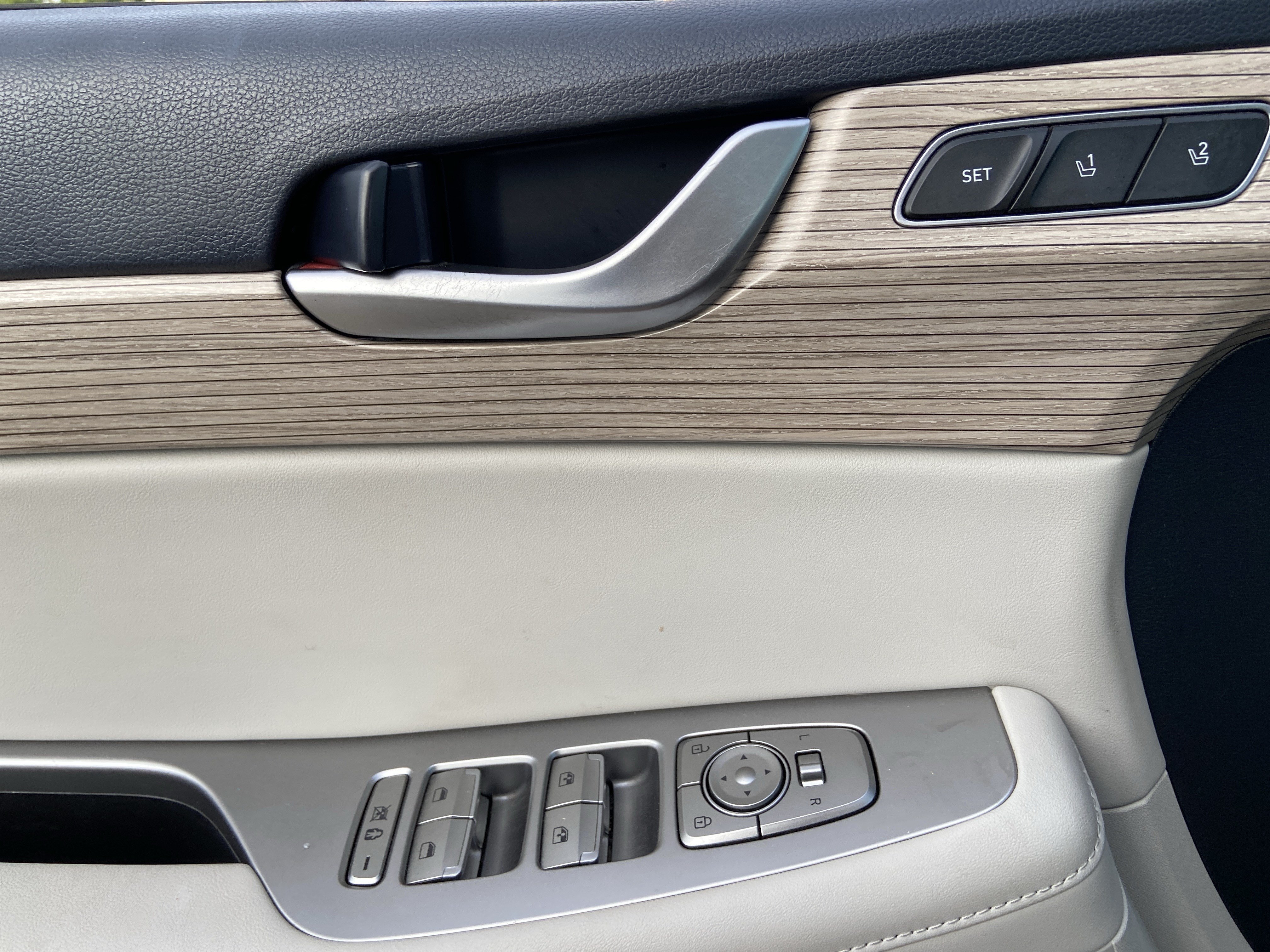 Used 2020 Hyper White Hyundai SEL image 49