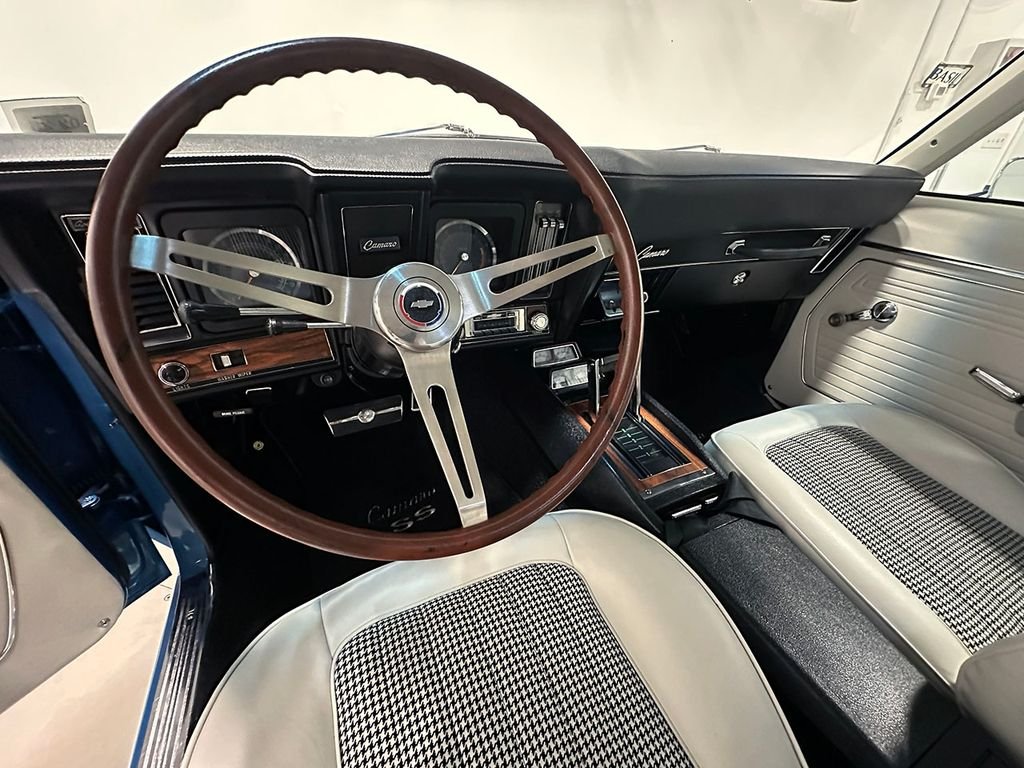 Used 1969 Blue Chevrolet  image 70