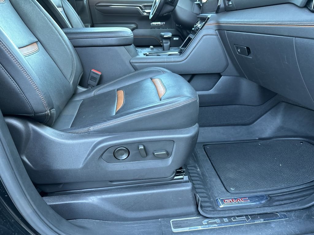 Used 2024 Black GMC AT4 image 39