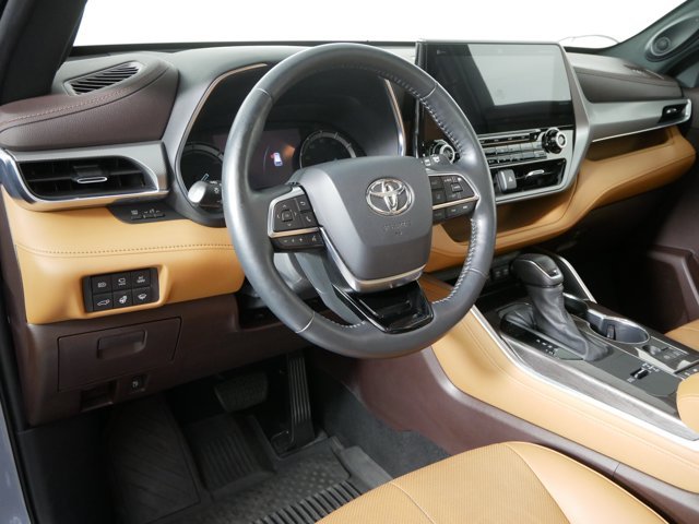 Used 2021 Moon Dust Toyota Hybrid Platinum image 11
